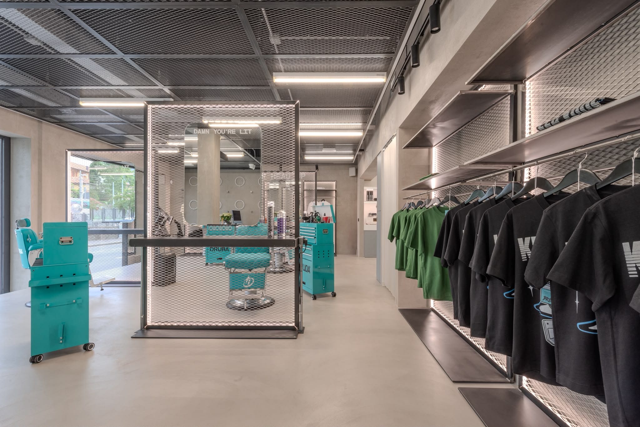 L'interno del barbershop DRUBA